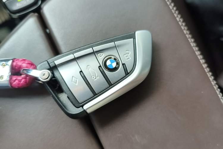 Used BMW 5 Series 2018 Revised Version 530Li Leading Edition Luxury Package Vehicle Key