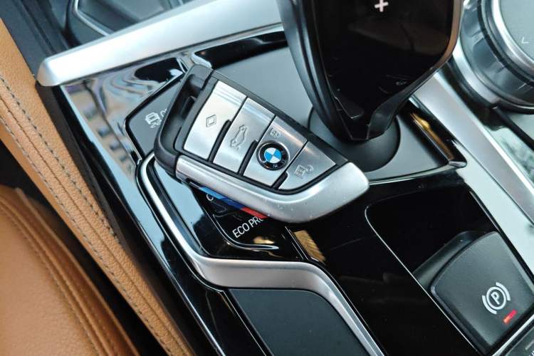 Used BMW 5 Series 2018 Restyled 530Li Leading Edition M Sport Package Vehicle Key