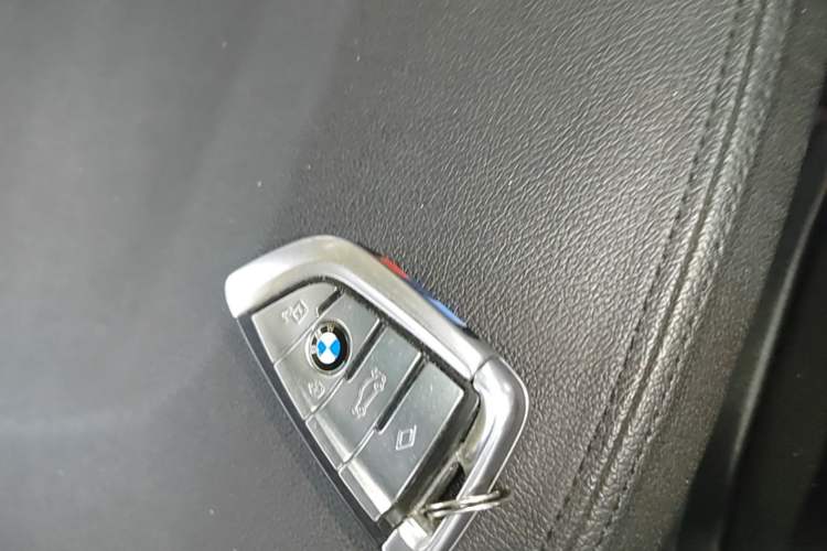 Used BMW 5 Series 2018 530Li Luxury Edition M Sport Package Vehicle Key