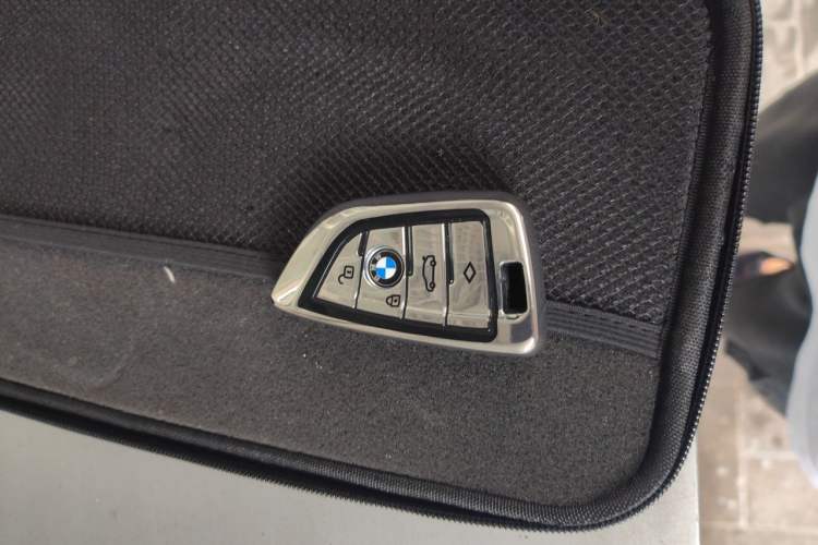 Used BMW 5 Series 2018 Restyled 530Li Luxury Edition M Sport Package Vehicle Key