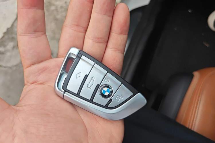 Used BMW 5 Series 2018 530Li Leading Model M Sport Package Vehicle Key