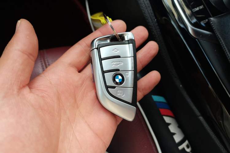 Used BMW 5 Series 2018 Facelifted 530Li xDrive M Sport Package Vehicle Key