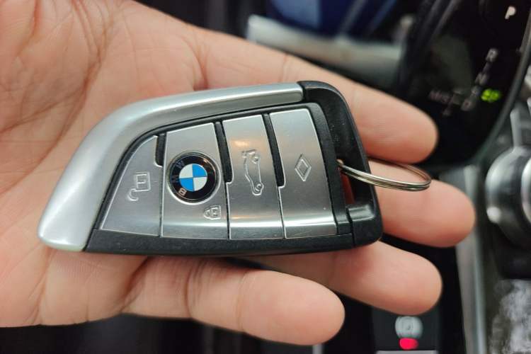 Used BMW 5 Series 2018 Restyled 530Li Leading Edition M Sport Package Vehicle Key