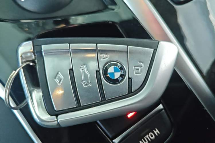 Used BMW 5 Series 2018 Restyled 530Li Leading Edition M Sport Package Vehicle Key