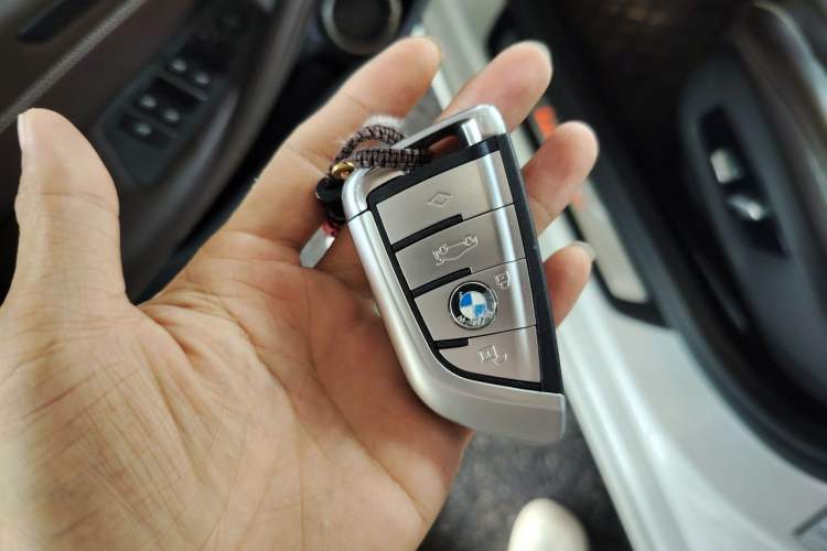Used BMW 5 Series 2018 Revised Version 530Li Leading Edition Luxury Package Vehicle Key