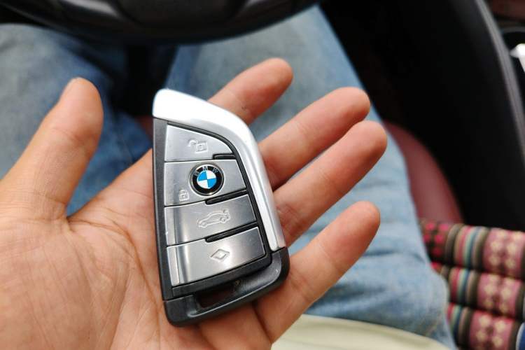 Used BMW 5 Series 2018 Restyled 530Li Leading Edition M Sport Package Vehicle Key