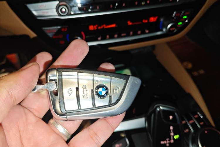 Used BMW 5 Series 2018 530Li Leading Model M Sport Package Vehicle Key