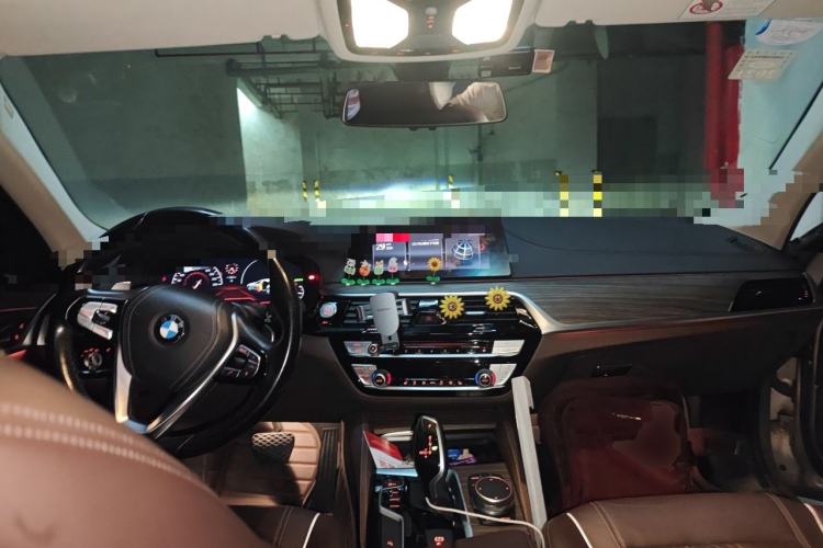 Used BMW 5 Series 2018 530Li Leading Edition Luxury Package Center Console