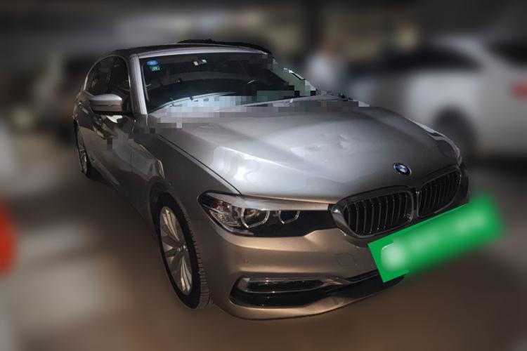 Used BMW 5 Series 2018 530Li Leading Edition Luxury Package Front Right 45 Deg