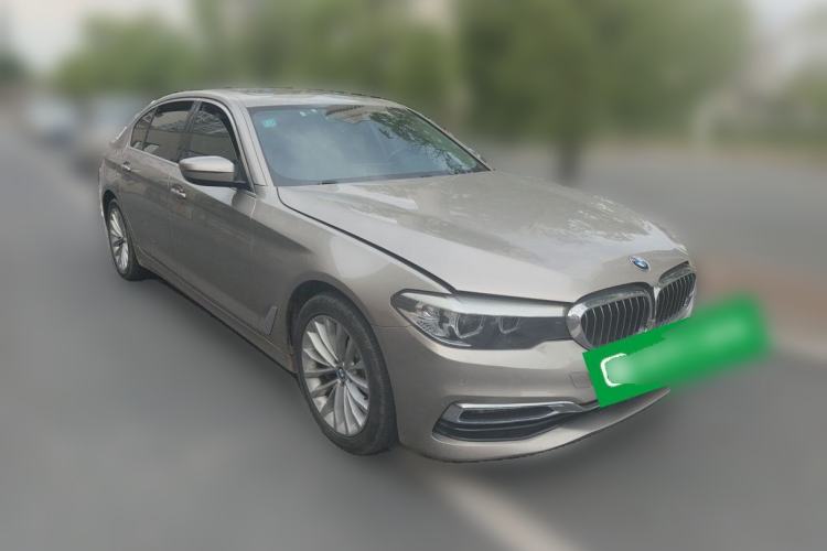 Used BMW 5 Series 2018 Facelifted 530Li Luxury Edition Premium Package Front Right 45 Deg