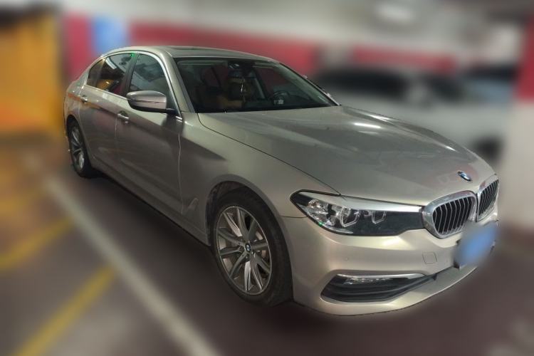 Used BMW 5 Series 2018 528Li Launch Special Edition Front Right 45 Deg