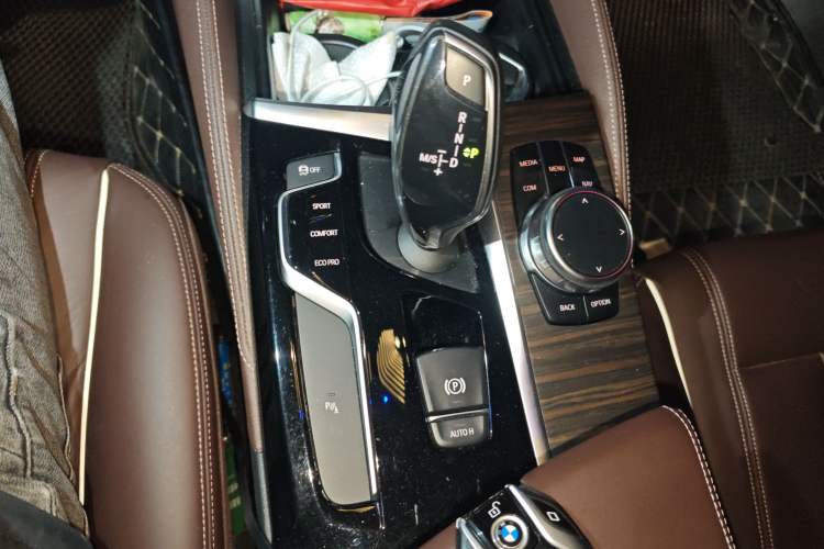 Used BMW 5 Series 2018 Revised Version 530Li Leading Edition Luxury Package Gear Lever