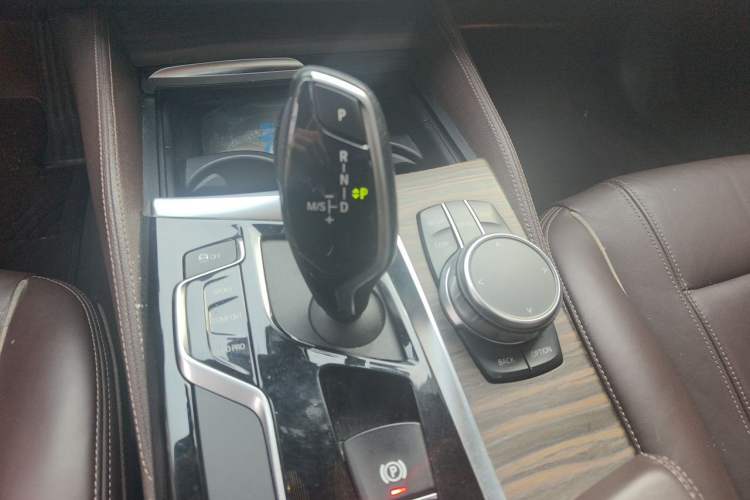 Used BMW 5 Series 2018 Facelifted 530Li Luxury Edition Premium Package Gear Lever