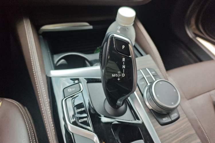 Used BMW 5 Series 2018 Revised Version 530Li Leading Edition Luxury Package Gear Lever