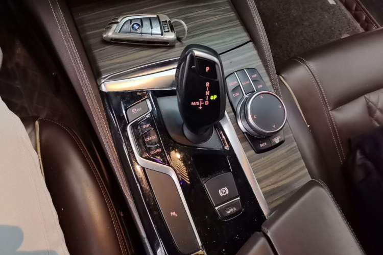 Used BMW 5 Series 2018 Revised Version 530Li Leading Edition Luxury Package Gear Lever