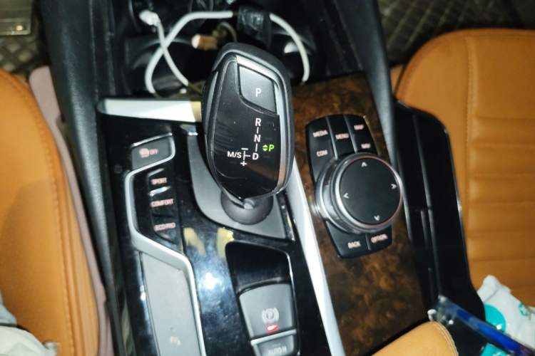 Used BMW 5 Series 2018 528Li Launch Special Edition Gear Lever