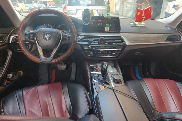 Used BMW 5 Series 2018 530Li Leading Edition Luxury Package Interior 2