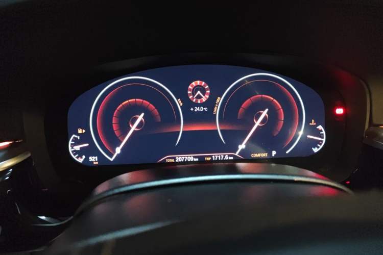 Used BMW 5 Series 2018 530Li Leading Edition Luxury Package Odometer Close Up
