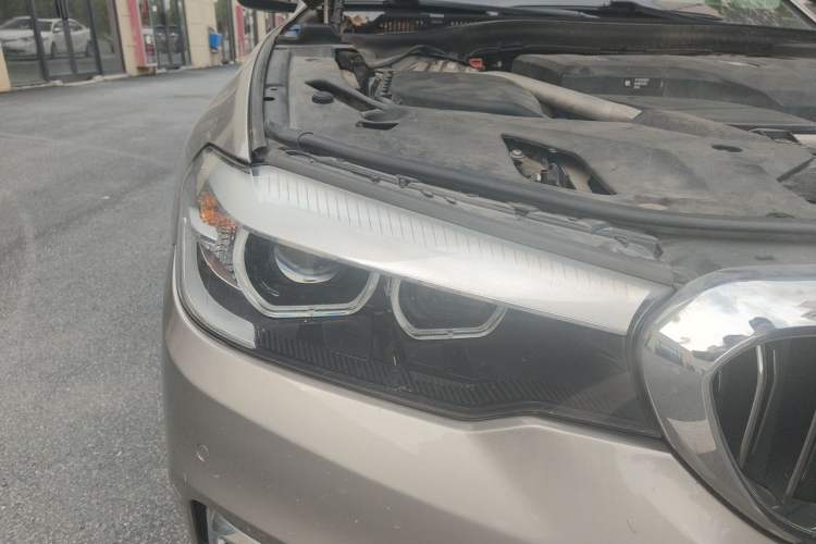Used BMW 5 Series 2018 Facelifted 530Li Luxury Edition Premium Package Right Front Headlight