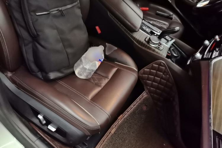 Used BMW 5 Series 2018 Revised Version 530Li Leading Edition Luxury Package Right Front Seat