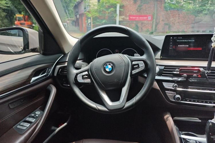 Used BMW 5 Series 2018 Revised Version 530Li Leading Edition Luxury Package Steering Wheel