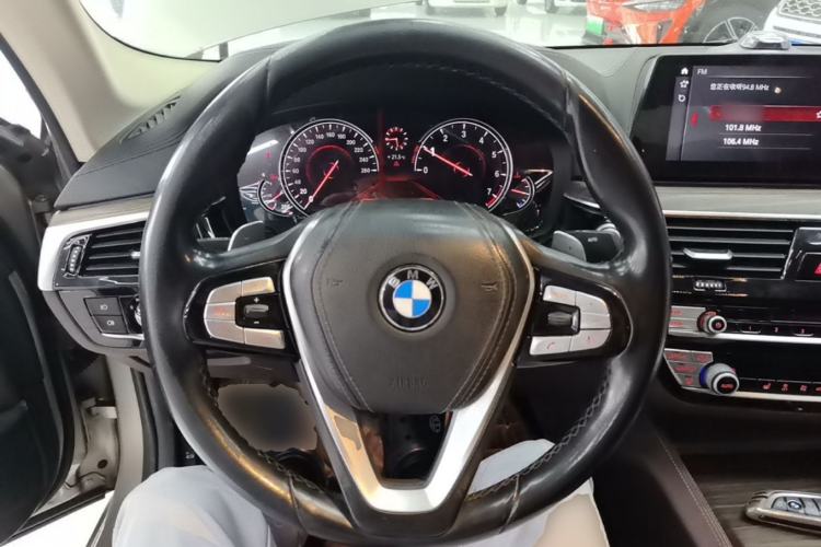 Used BMW 5 Series 2018 Revised Version 530Li Leading Edition Luxury Package Steering Wheel