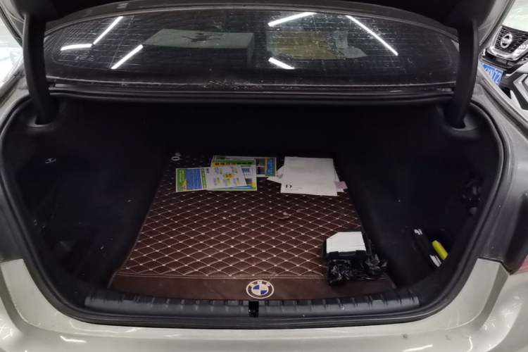 Used BMW 5 Series 2018 Revised Version 530Li Leading Edition Luxury Package Trunk