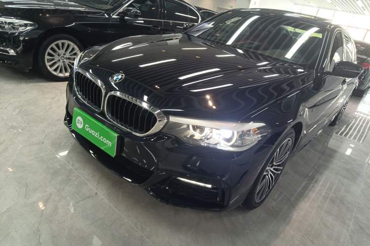 Used BMW 5 Series 2019 530Li Leading Model M Sport Package Guazi used car, China used car export, Used car for sale, Used BMW cars, Cheapest cars for sale