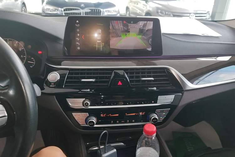 Used BMW 5 Series 2019 Facelifted 525Li Luxury Package Audio And AC Panel