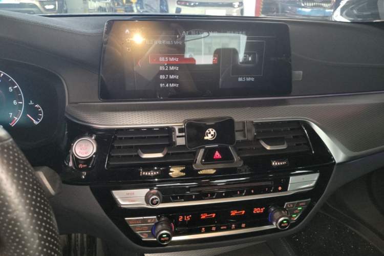 Used BMW 5 Series 2019 Restyled 525i M Sport Package Audio And AC Panel