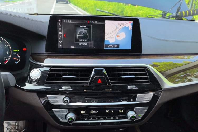 Used BMW 5 Series 2019 525Li Luxury Package Audio And AC Panel