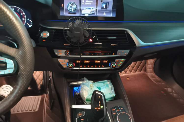 Used BMW 5 Series 2019 Updated 530Li xDrive Luxury Package Audio And AC Panel