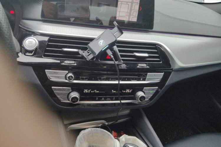 Used BMW 5 Series 2019 525i M Sport Package Audio And AC Panel