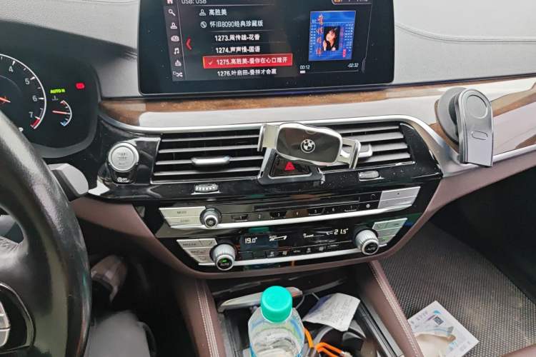 Used BMW 5 Series 2019 Facelifted 525Li Luxury Package Audio And AC Panel