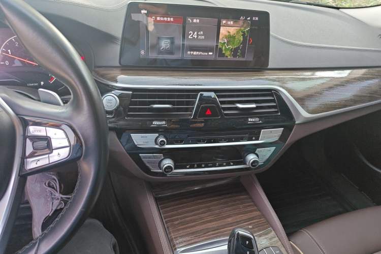 Used BMW 5 Series 2019 530Li Leading Model Luxury Package Audio And AC Panel