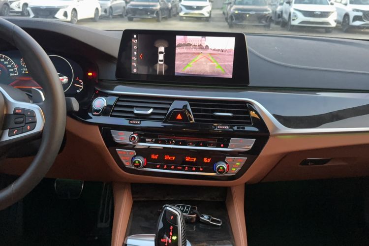 Used BMW 5 Series 2019 530Li Leading Model M Sport Package Audio And AC Panel