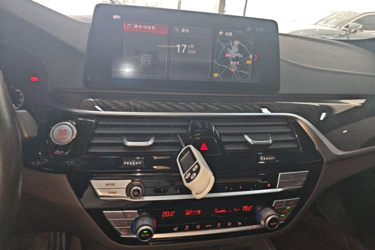 Used BMW 5 Series 2019 525Li M Sport Package Audio And AC Panel