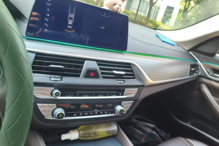 Used BMW 5 Series 2019 530Li Leading Model Luxury Package Audio And AC Panel