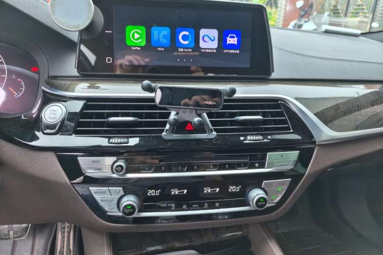 Used BMW 5 Series 2019 525Li M Sport Package Audio And AC Panel