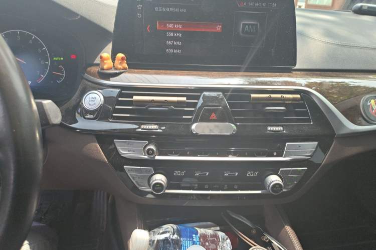 Used BMW 5 Series 2019 525Li Luxury Package Audio And AC Panel