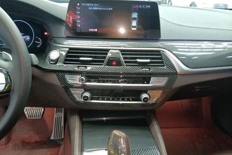 Used BMW 5 Series 2019 530Li Leading Model Luxury Package Audio And AC Panel