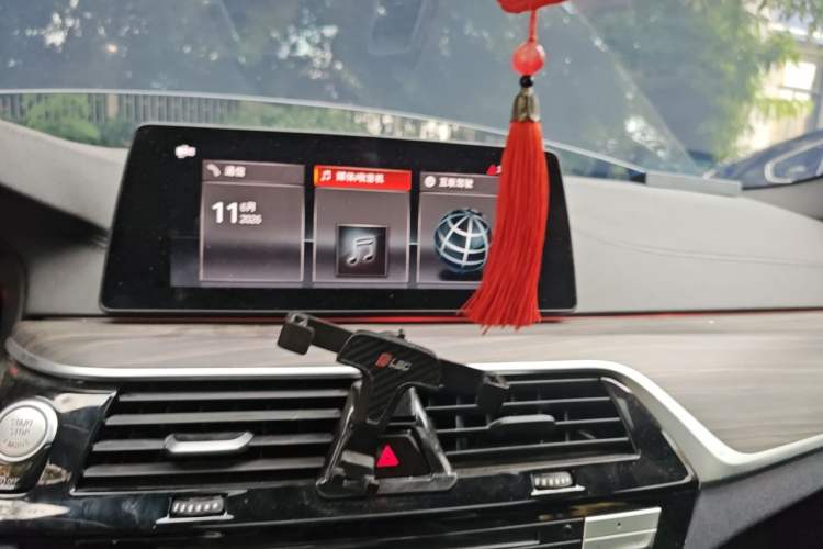 Used BMW 5 Series 2019 530i M Sport Package Audio And AC Panel
