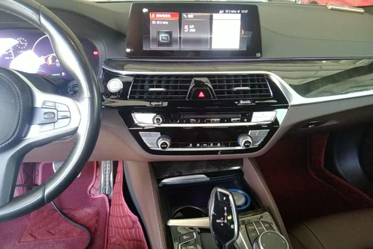 Used BMW 5 Series 2019 525Li M Sport Package Audio And AC Panel