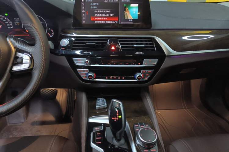 Used BMW 5 Series 2019 Facelifted 525Li Luxury Package Audio And AC Panel