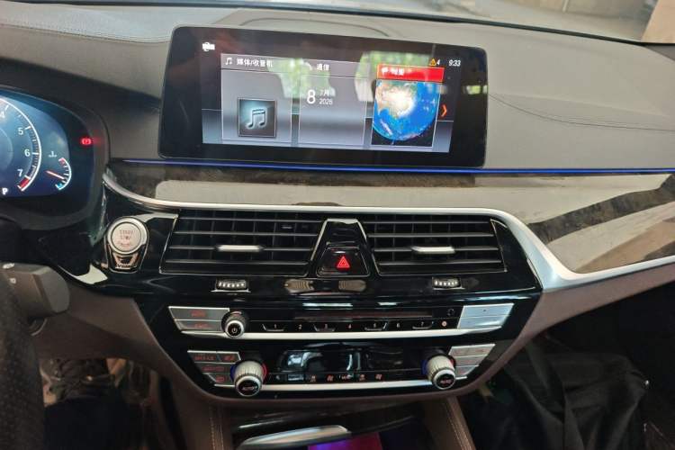 Used BMW 5 Series 2019 525Li M Sport Package Audio And AC Panel
