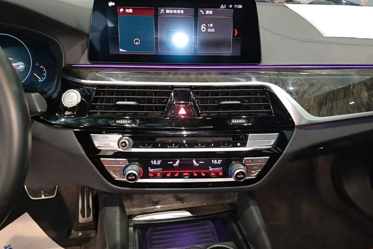 Used BMW 5 Series 2019 530Li Leading Model M Sport Package Audio And AC Panel