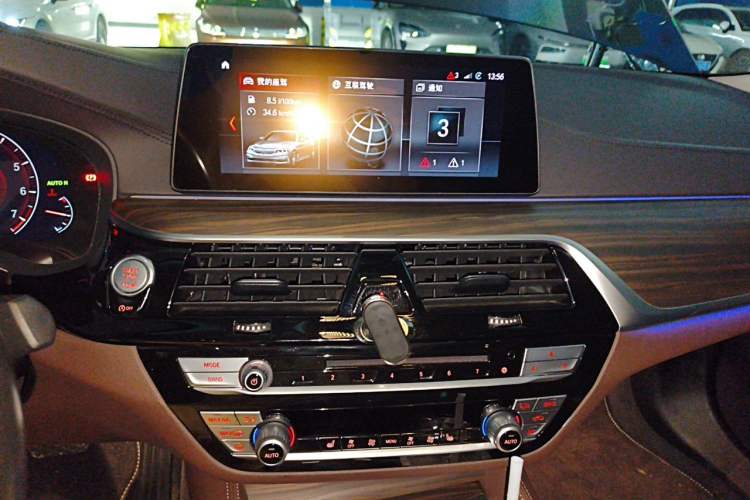 Used BMW 5 Series 2019 Facelifted 530Li Leading Edition Luxury Package Audio And AC Panel