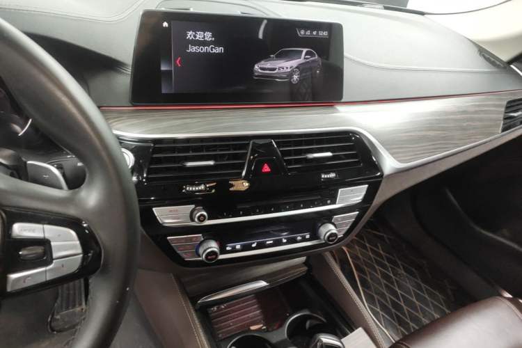 Used BMW 5 Series 2019 530Li xDrive Luxury Package Audio And AC Panel