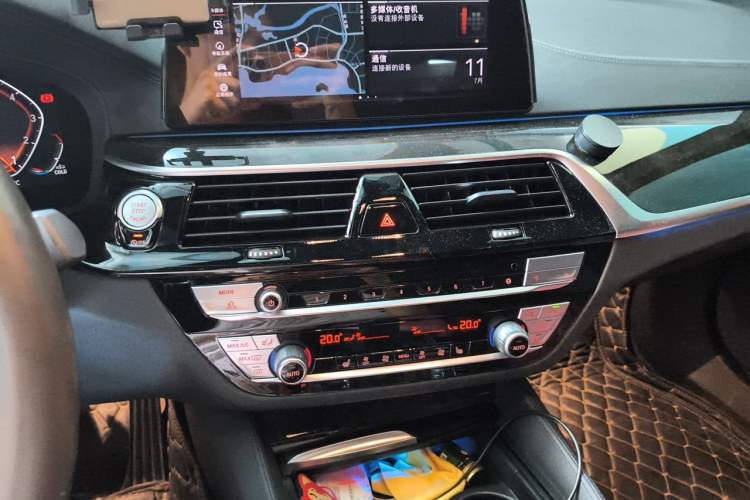 Used BMW 5 Series 2019 Restyled 530Li Luxury Edition M Sport Package Audio And AC Panel