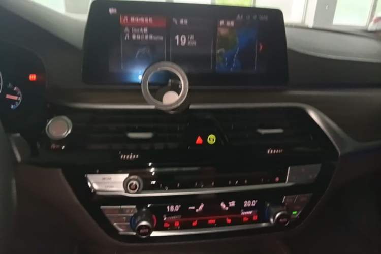 Used BMW 5 Series 2019 530Li Luxury Edition Premium Package Audio And AC Panel
